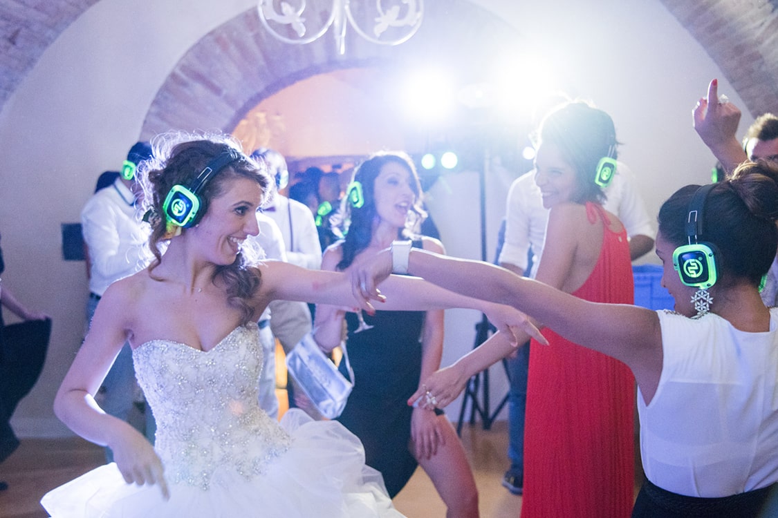 Matrimonio Silentparty Silent Disco auf der Hochzeit mit kabellosen Silentsystem Kopfhörern