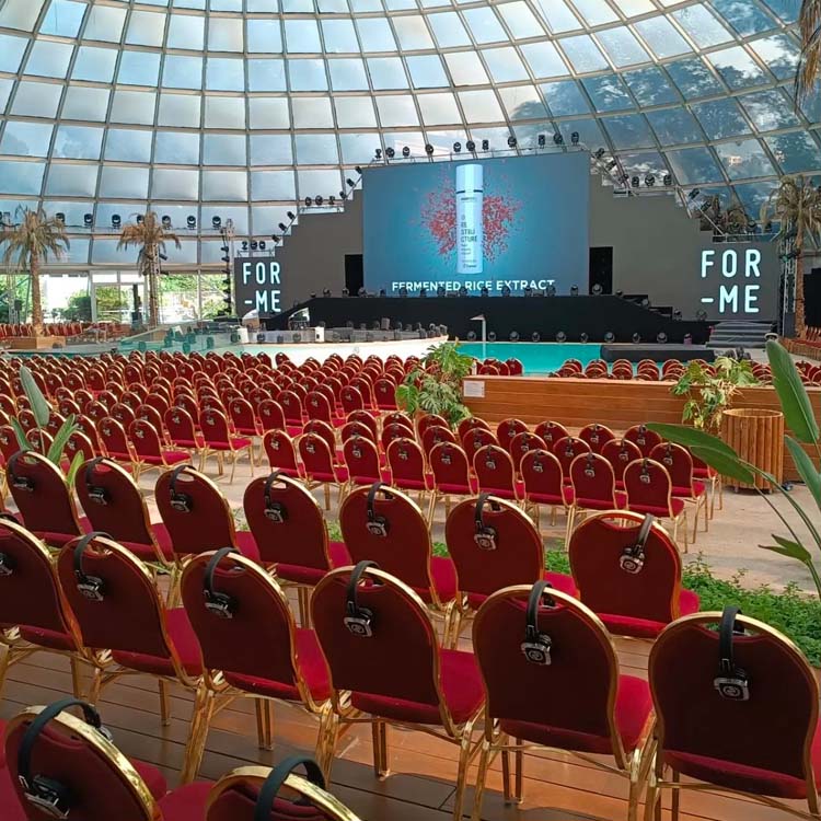 congresso-rodi Großer Kongresssaal unter einer Glaskuppel