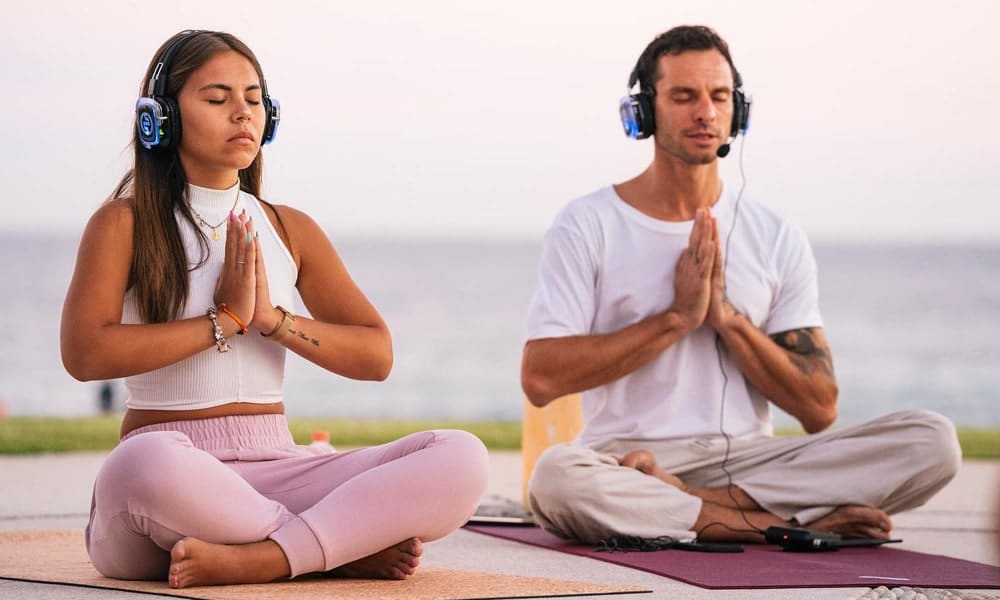 Silentyoga e mindfulness Silent Yoga und Meditation mit kabellosen Kopfhörern von Silentsystem